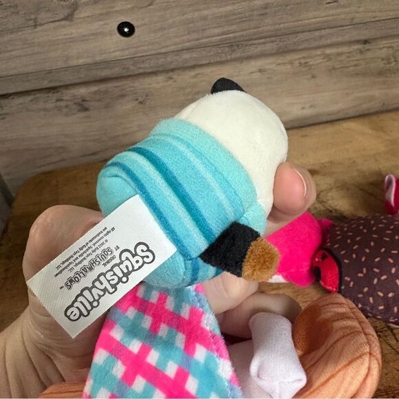 Squishville & Squishmallow Minis lot of 5 animals & bed good preused condition - Picture 9 of 11